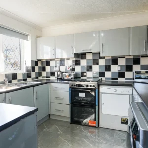 Corbridge Drive Kitchen - Chanat Properties